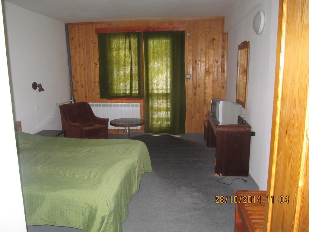 Kris Guesthouse Stoykite Экстерьер фото