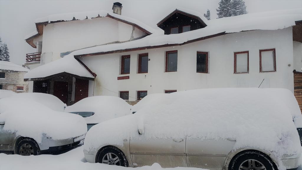 Kris Guesthouse Stoykite Экстерьер фото